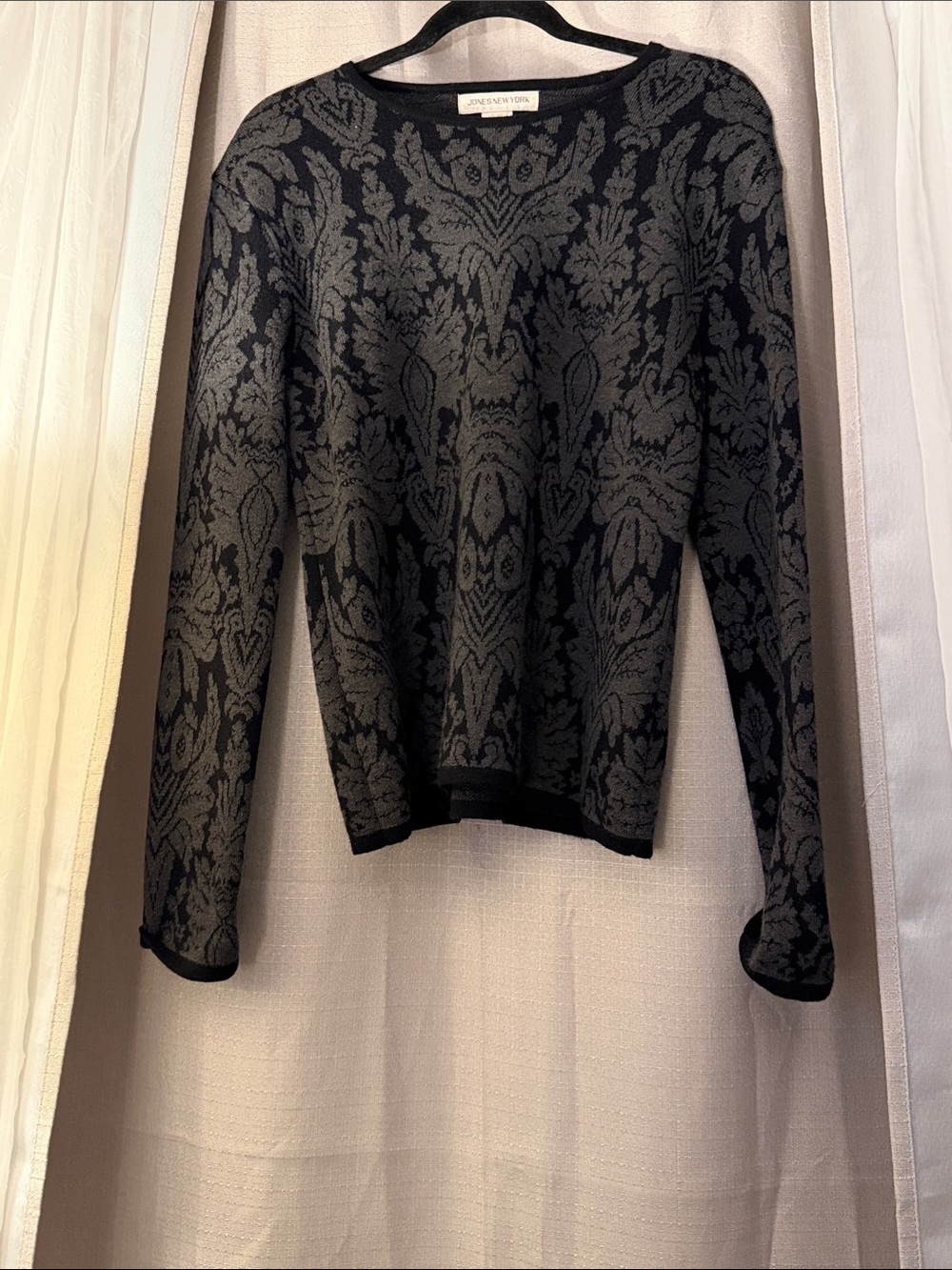 Jones New York Black and Gray Damask Wool Sweater